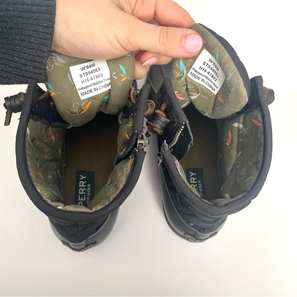 SPERRY Black Quilted Duck Boot Womens Size 6 - Picture 8 of 9
